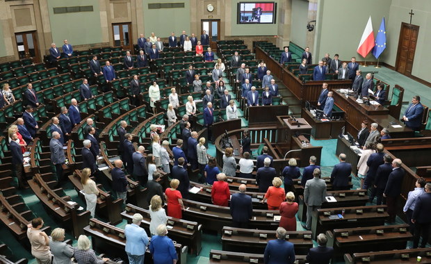 Sejm nie boi się koronawirusa? Zaprzysiężenie Dudy bez limitu na sali plenarnej