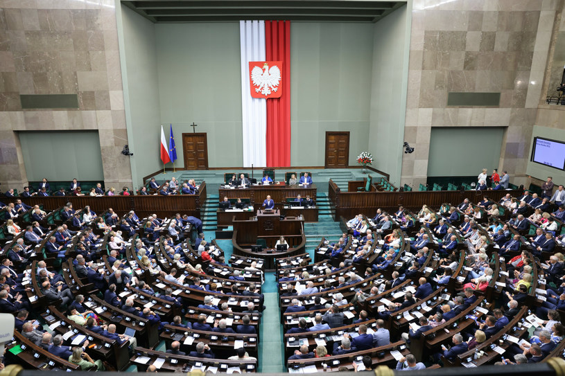 Sejm odrzucił senackie propozycje dot. zmian w ustawie o regule wydatkowej. Zdj. ilustracyjne /Jacek Domiński /Reporter