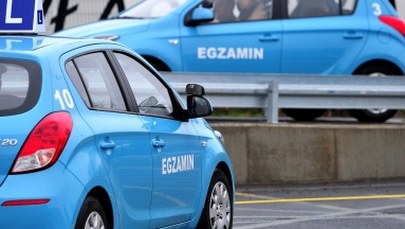 Sejm: Ostrzejsze przepisy dla nowych kierowców dopiero od stycznia 2017 roku