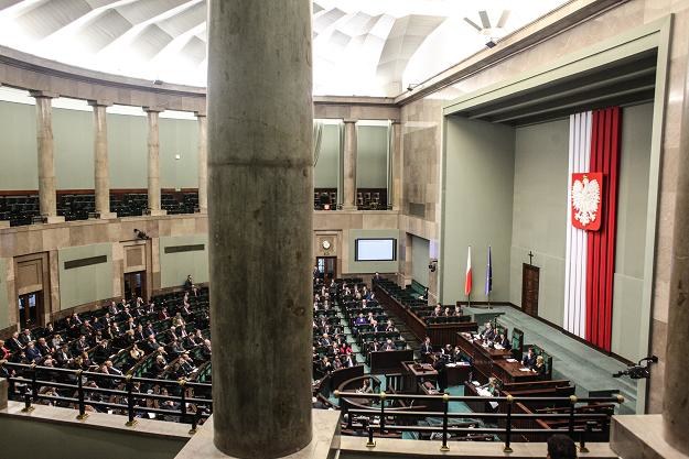 Sejm pracuje nad nowelizacją ustawy o SKOK-ach /PAP