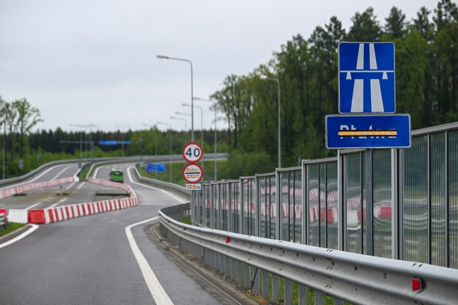 Sejm/ Projekt dot. zniesienia opłat za państwowe autostrady - wraca do komisji /Darek Delmanowicz /PAP