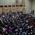 Sejm przegłosował zniesienie obowiązku sprzedaży energii elektrycznej przez giełdę