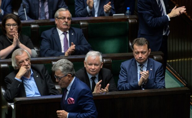 Sejm przyjął nową ustawę o statusie sędziów TK