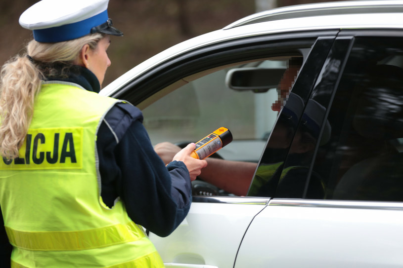Sejm przyjął nowelizację prawa - za jazdę po alkoholu można stracić auto /PIOTR JEDZURA/REPORTER /East News