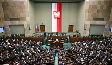 Sejm przyjął projekt windfall tax. Teraz trafi do Senatu