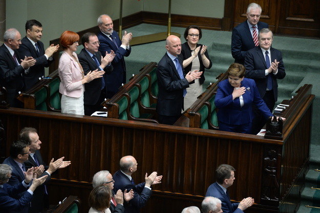 Sejm przyjał uchwałę w sprawie obrony suwerenności Polski /Jacek Turczyk /PAP