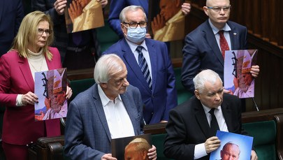 Sejm. Uchwała w sprawie obrony dobrego imienia św. Jana Pawła II