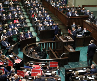 Sejm uchwalił budżet na 2022 rok