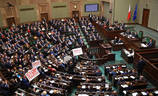 Sejm uchwalił nie-kodeks w nie-trybie