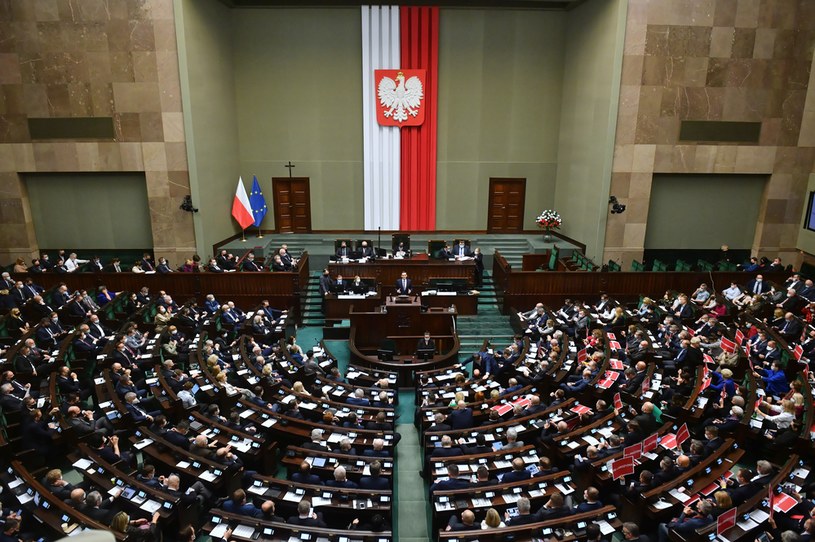 Sejm uchwalił nowelizację ustawy "Lex Czarnek" /PAP/Radek Pietruszka    /PAP