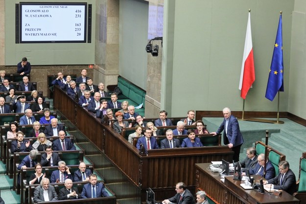 Sejm w piątek wieczorem nie poparł wniosku PO o konstruktywne wotum nieufności wobec rządu Mateusza Morawieckiego /Paweł Supernak /PAP