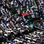 Sejm wprowadził zmiany w regulaminie. Chodzi m.in. o kary finansowe dla posłów