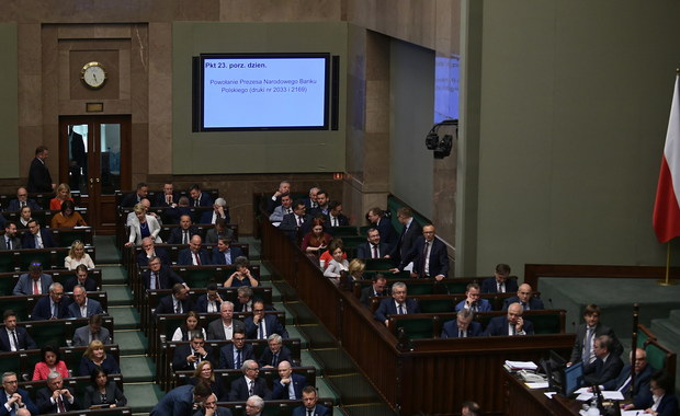 Sejm wybrał 15 nowych członków KRS. „Piramida bezprawia”
