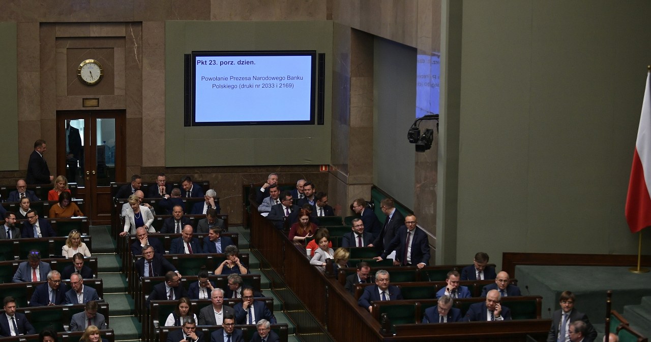 Sejm wybrał 15 nowych członków KRS. „Piramida bezprawia”