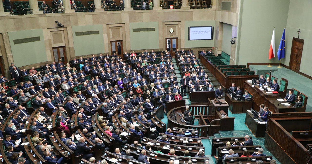 Sejm zajmie się kilkoma projektami obywatelskimi, w tym dwoma emerytalnymi. /Piotr Molecki /East News