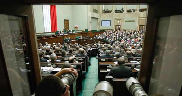 Sejm zajmie się zmianami dotyczącymi odliczeń VAT od samochodów. Fot. Michał Dyjuk /Reporter