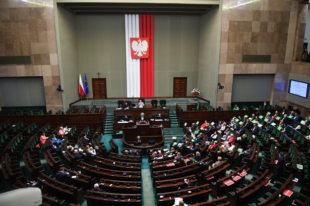 Sejm zajmuje się obywatelskim projektem liberalizującym przepisy dotyczące aborcji /Radek Pietruszka/PAP /PAP