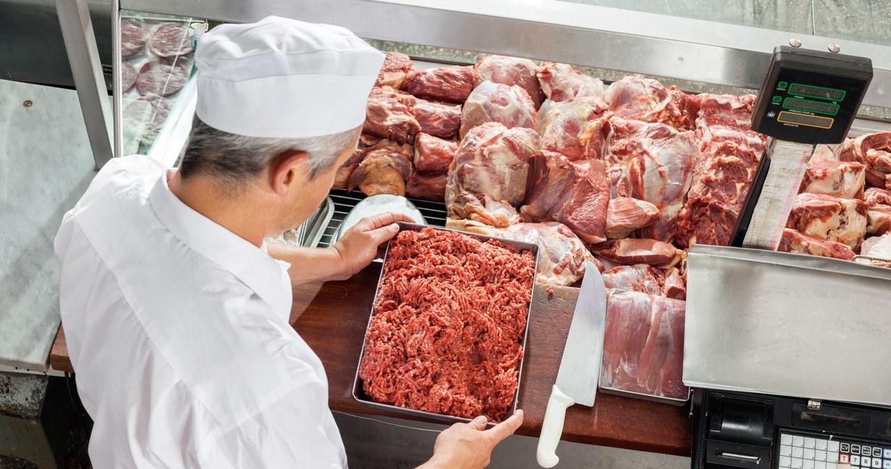 Sejm zamówił 34 tony wyrobów mięs i wędlin /123RF/PICSEL
