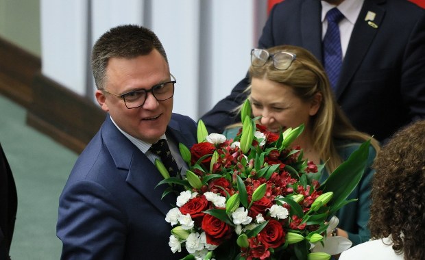 "Sejmflix", gaśnica Brauna i "zamach stanu". Hołownia podpisał rezygnację