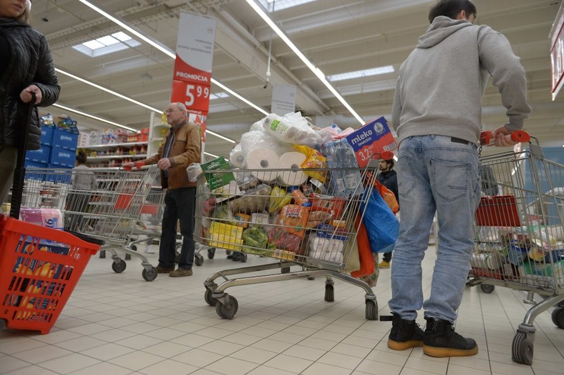 Sejmowa komisja jest za niedzielą handlową 6 grudnia /Marcin Wziontek /Getty Images