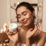 Sekret głębokiego nawilżenia skóry w zimie. Czy slugging to pielęgnacyjny hit?