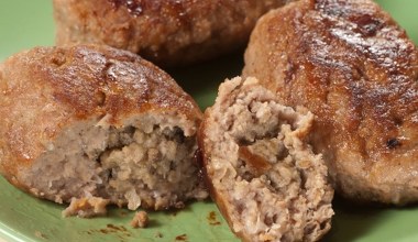 Sekret pysznych i soczystych mielonych. Warto dodać do nich jeden składnik