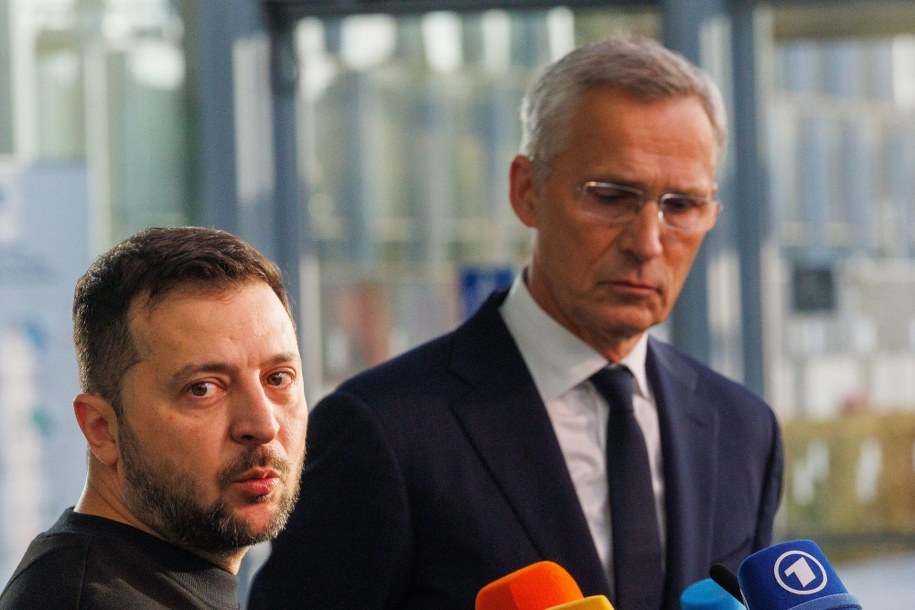 Sekretarz generalny NATO Jens Stoltenberg i prezydent Ukrainy Wołodymyr Zełenski /OLIVIER MATTHYS    /PAP/EPA