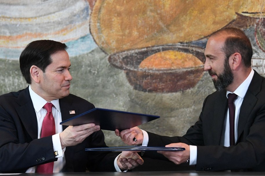 Sekretarz stanu USA Marco Rubio oraz minister spraw zagranicznych Armenii Ararat Mirzojan /KAREN MINASYAN/AFP/East News /East News