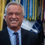 Robert F. Kennedy Jr. Sekretarz zdrowia pozbawił szopa genitaliów. Jego dzieci czekały w aucie
