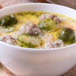 Sekretem jest mięsny dodatek. Zupa brukselkowa posmakuje nawet dzieciakom