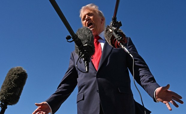 Sekrety Trumpa: Xi wie, co się stanie, gdy Chiny uderzą na Tajwan