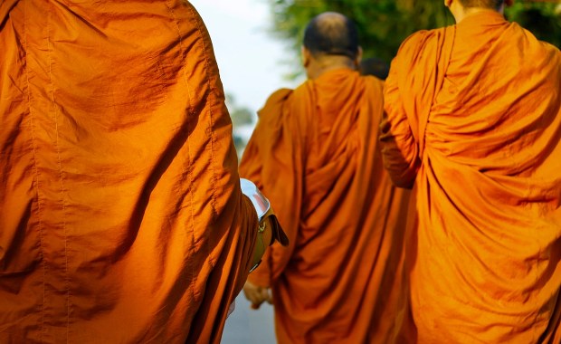 Seks, zdjęcia porno i szantaż. Skandal w buddyjskiej świątyni  