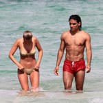 Seksowny piłkarz na plaży w Miami