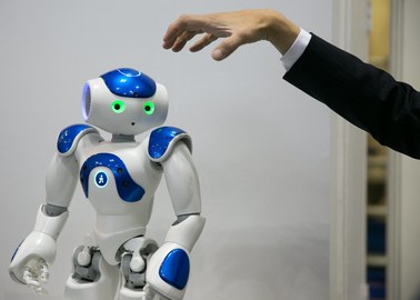 Seksroboty, sztuczne dzieci i co dalej? "Sztuczna inteligencja będzie dorównywała nam możliwościami"