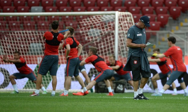 Selekcjoner Adam Nawałka i zawodnicy podczas treningu reprezentacji na Stadionie Narodowym w Warszawie /Bartłomiej Zborowski /PAP