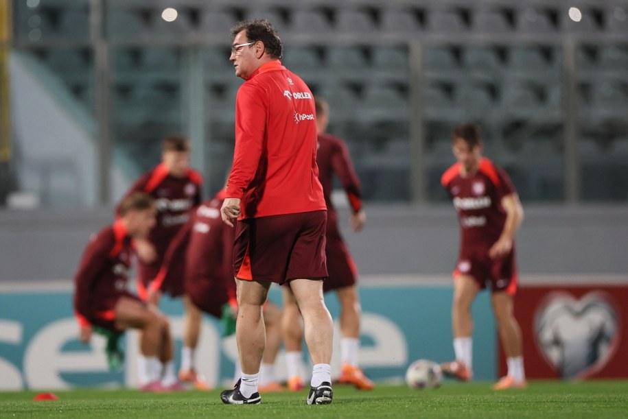 Selekcjoner Jan Urban i piłkarze reprezentacji Polski /	Leszek Szymański   /PAP