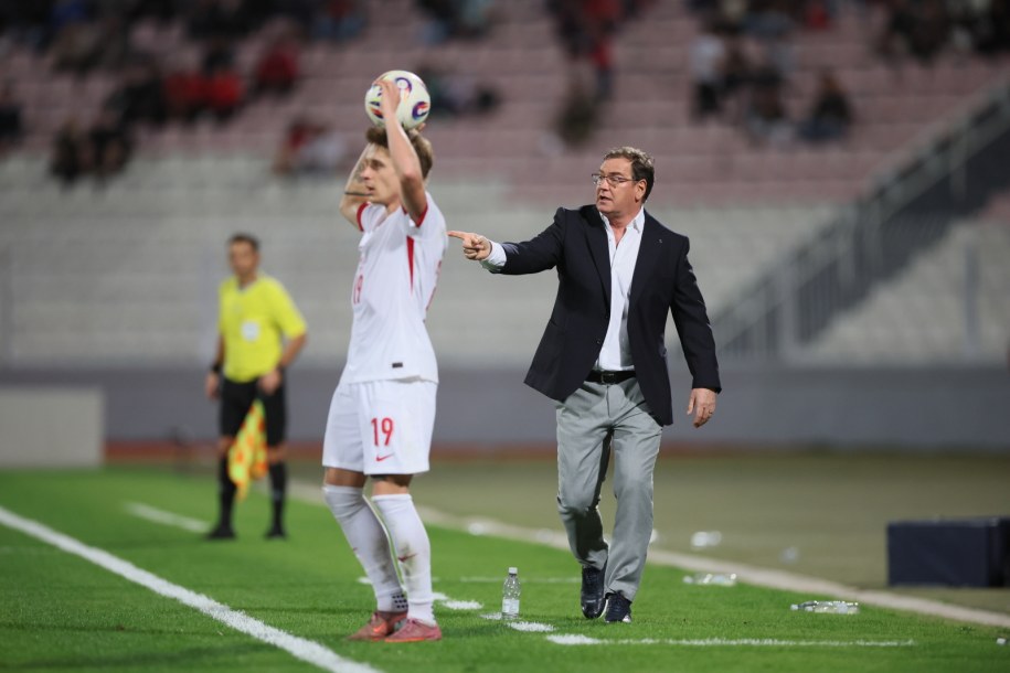 Selekcjoner Jan Urban podczas meczu Malta - Polska /	Leszek Szymański   /PAP