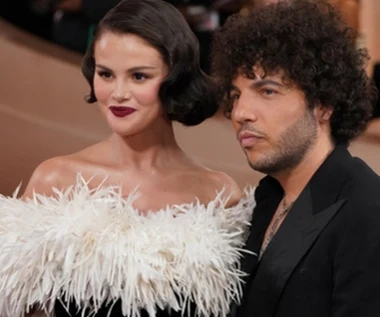 Selena Gomez i Benny Blanco zjedli ślubny tort sprzed roku. "Nawet nie zawinąłem go porządnie"