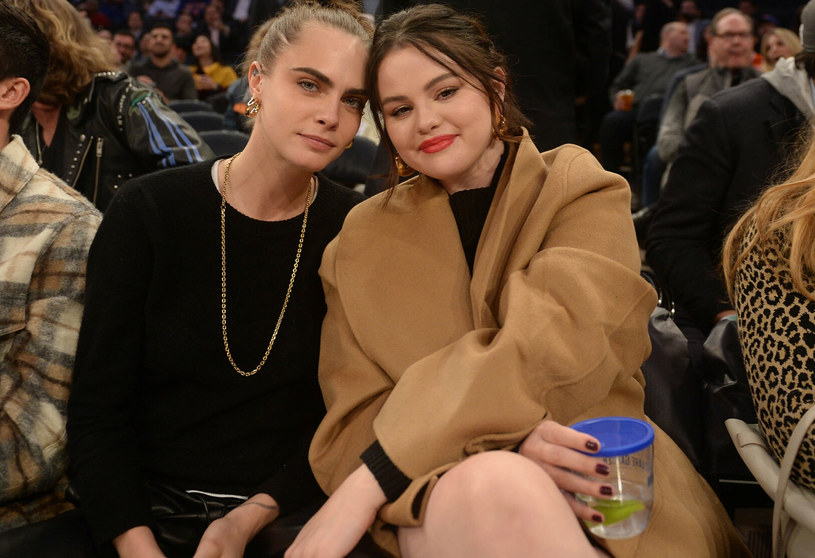 Selena Gomez i Cara Delevingne przyjaźnią się od czasu, gdy w 2014 roku razem wystąpiły w teledysku "Bad Blood" swojej wspólnej koleżanki Taylor Swift. /Cover Images /East News