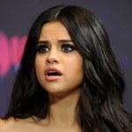 Selena Gomez o standardach piękna: "Nie obchodzi mnie moja waga". Skomentowała wizytę w fast foodzie