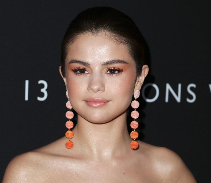 Selena Gomez pokochała "sunset eyeshadow" /East News