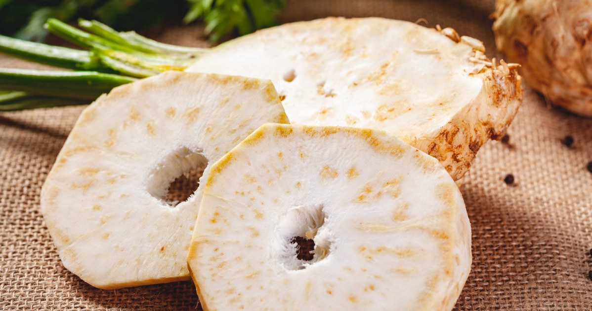 Seler jest bazą do zrobienia pysznej i zdrowej pasty kanapkowej /123RF/PICSEL