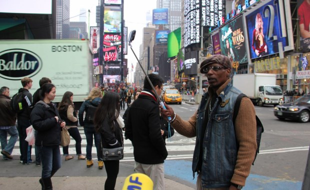 Selfie stick pod choinkę. To hit w Nowym Jorku 