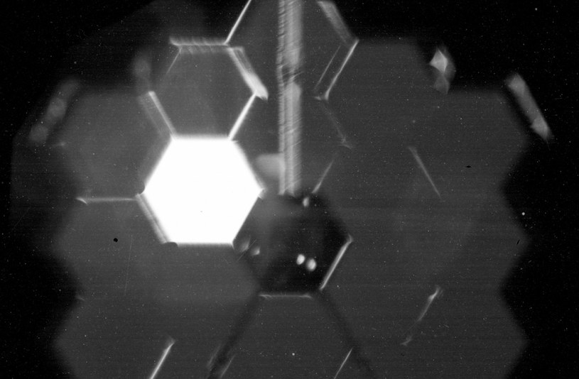 "Selfie" teleskopu uchwycone przez jedną z kamer /blogs.nasa.gov /materiały prasowe