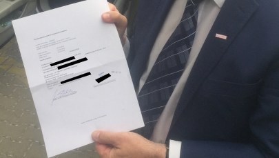 Sellin pokazał potwierdzenie przekazania nagród Caritasowi. "Poradziłem sobie z tym problemem"