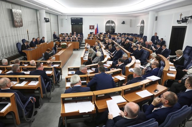 Senacka komisja budżetu za odrzuceniem ustawy ws. finansowania 13. emerytur / 	Tomasz Gzell    /PAP