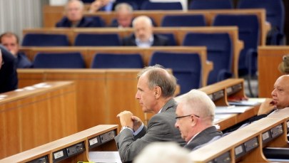 Senat decyduje o referendum 25 października