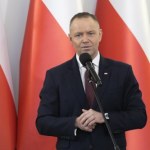 Senat drugi raz zatrzymał Nawrockiego. "Próbuje zawrócić rzekę kijem"