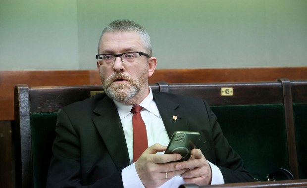 Senat mocno uderzył w Grzegorza Brauna