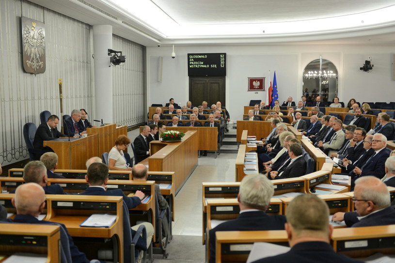 Senat nie wyraził zgody na zarządzenie przez prezydenta referendum ws. konstytucji /Jakub Kamiński   /PAP